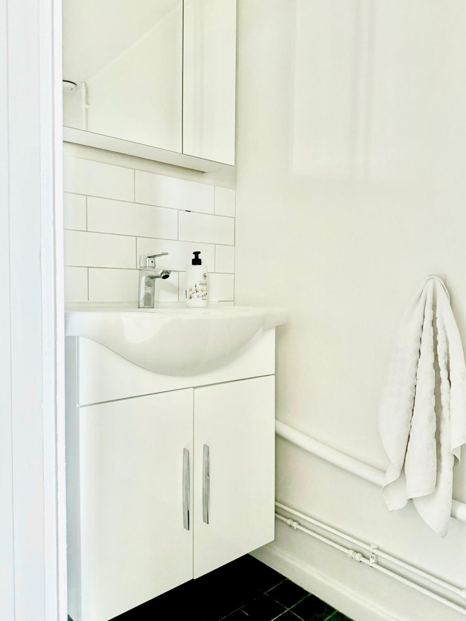 Apartament Laegenhet Med Fantastiskt Laege Sztokholm Zewnętrze zdjęcie